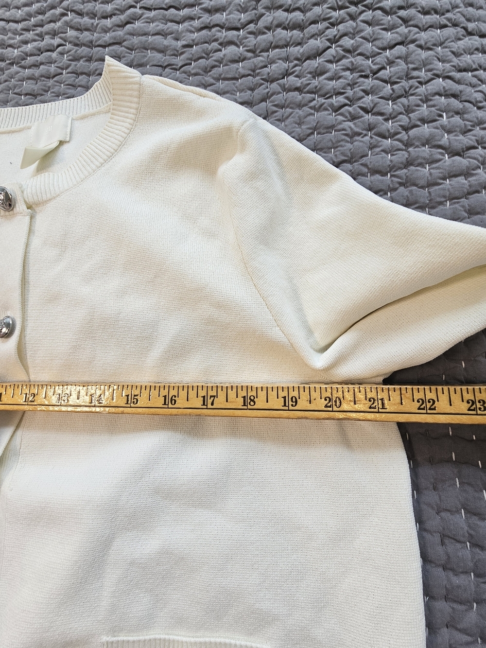 H&M White Short-Sleeve Cropped Button Cardigan Size XL - Picture 6 of 7